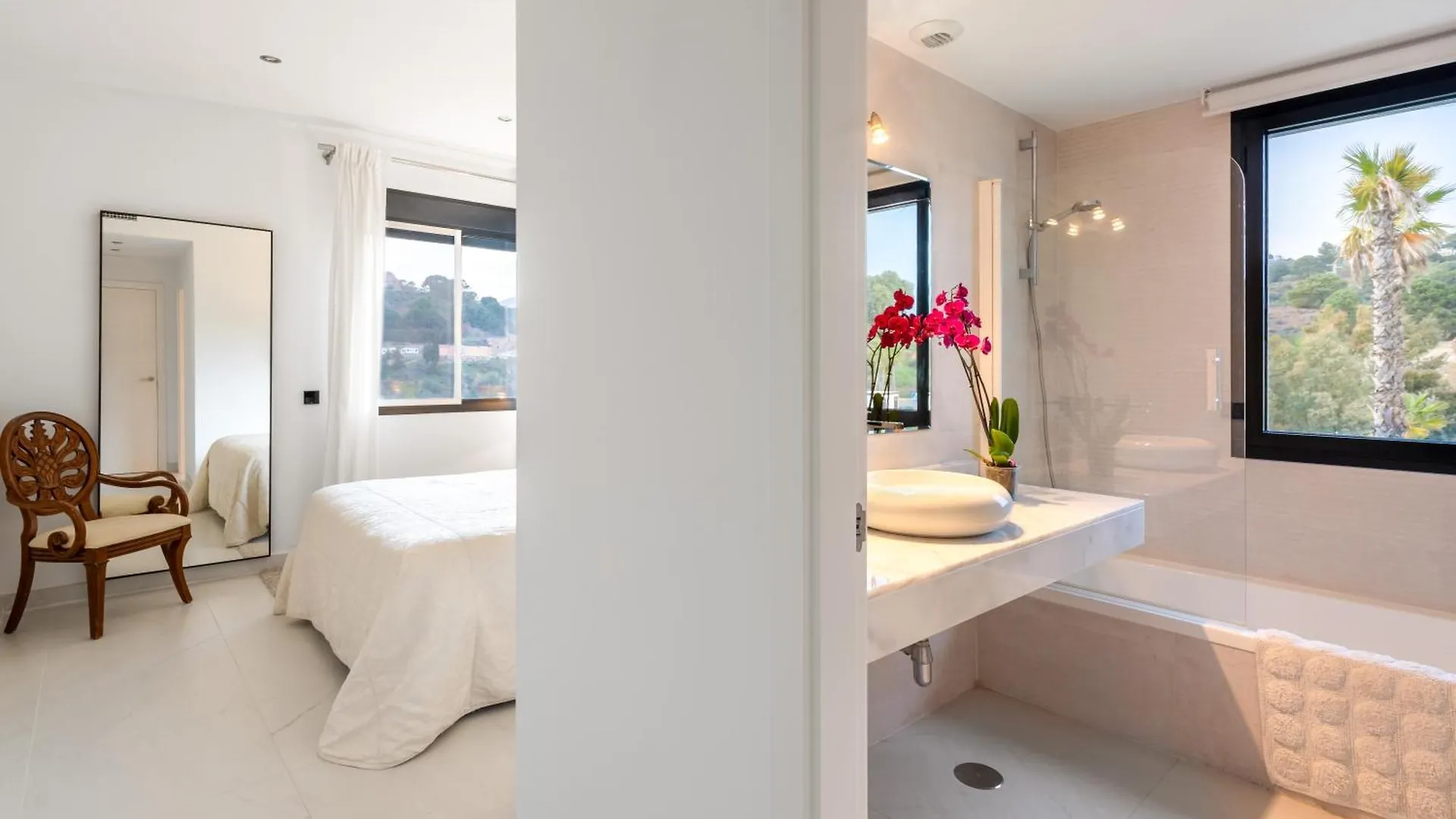 Luxury 2 Bedroom Apartment Estepona Spain