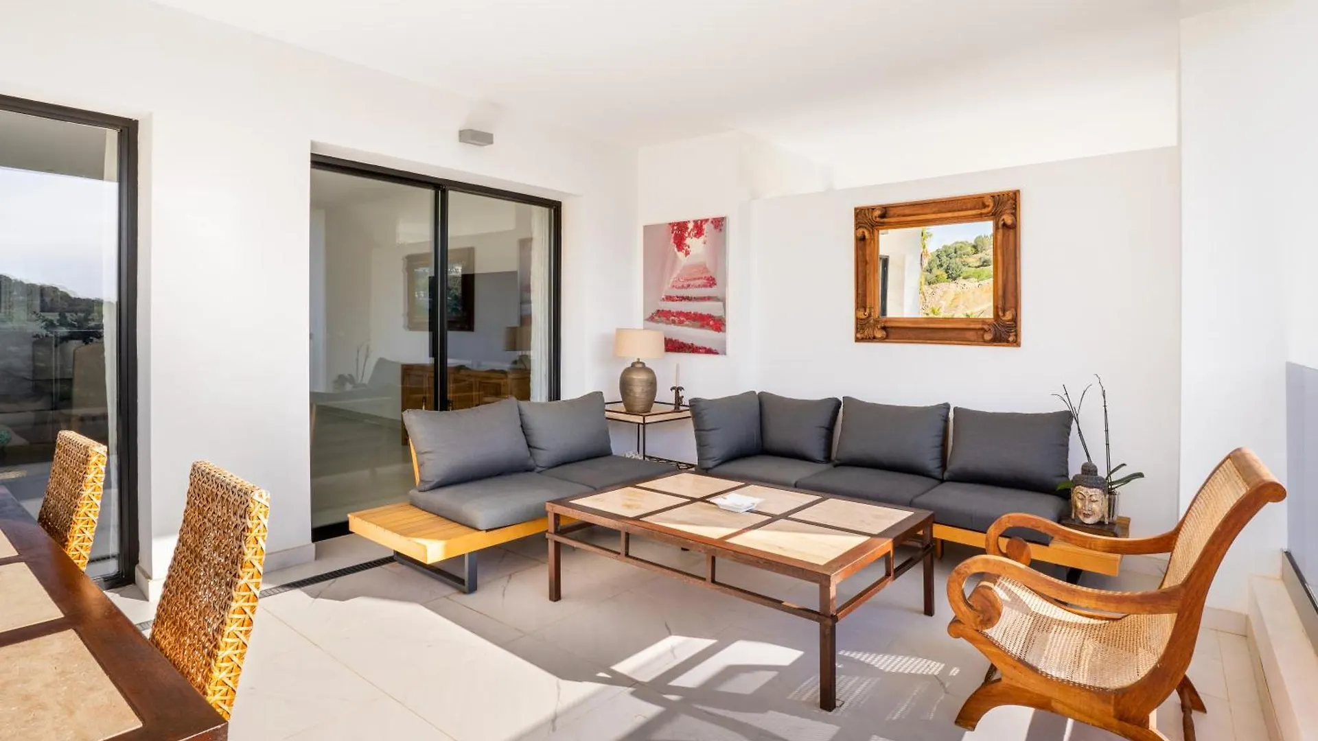 Luxury 2 Bedroom Apartment Estepona