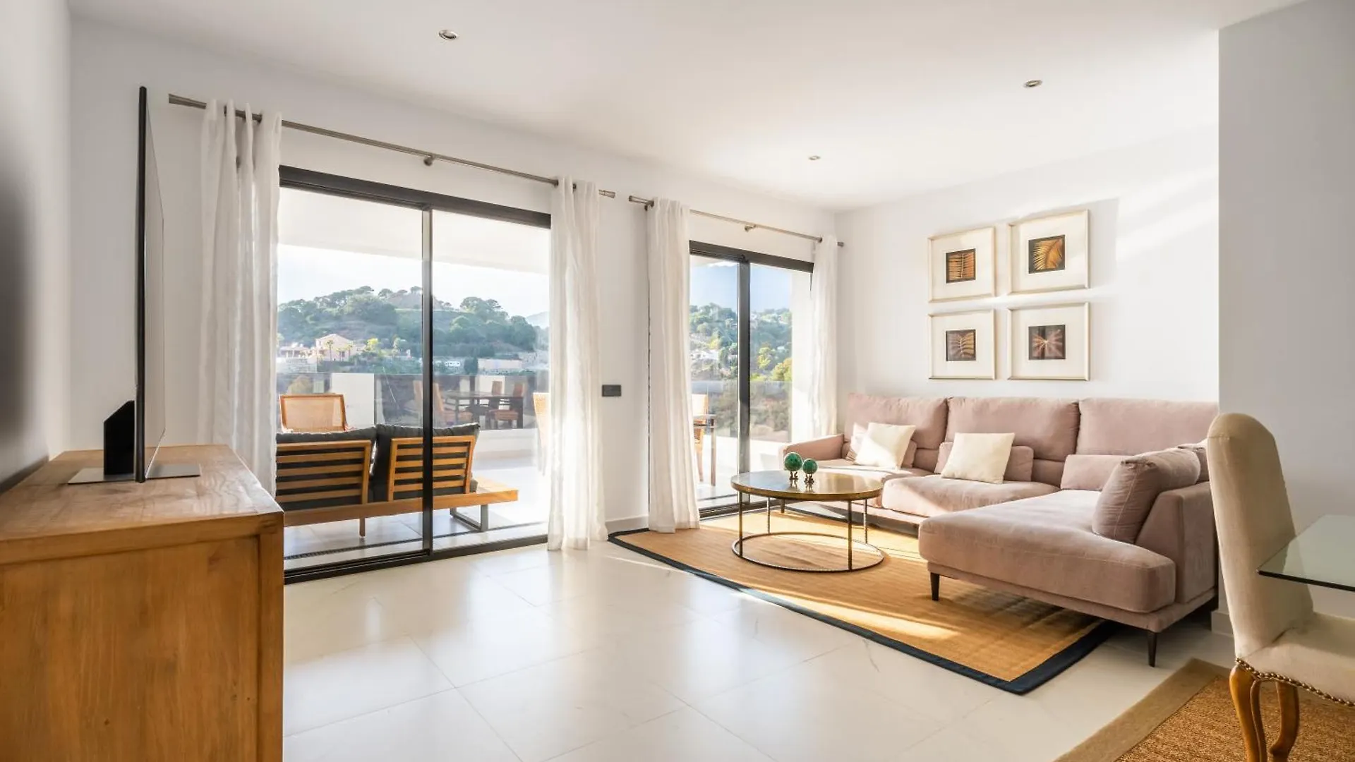 Luxury 2 Bedroom Apartment Estepona