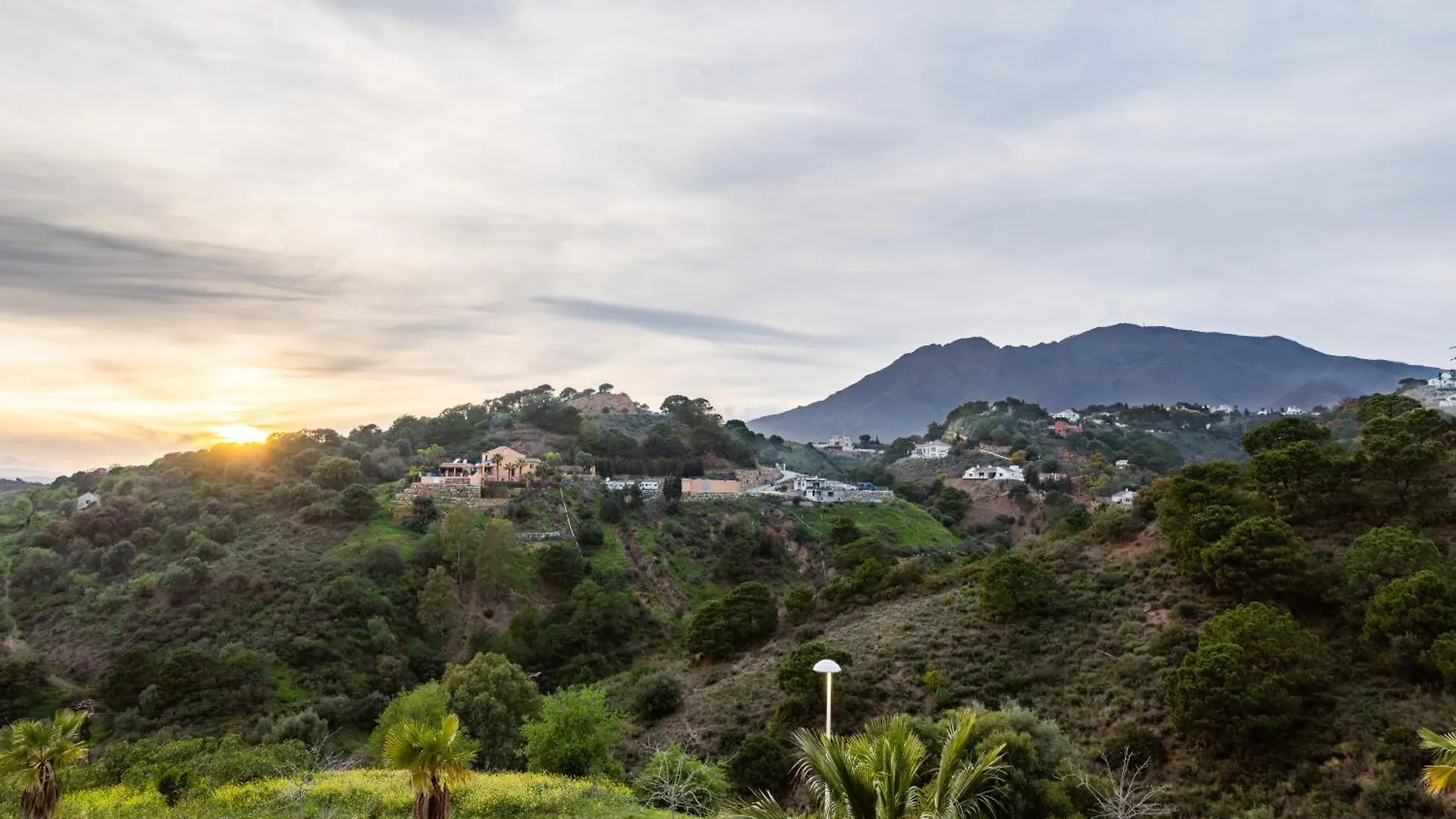 Luxury 2 Bedroom Apartment Estepona