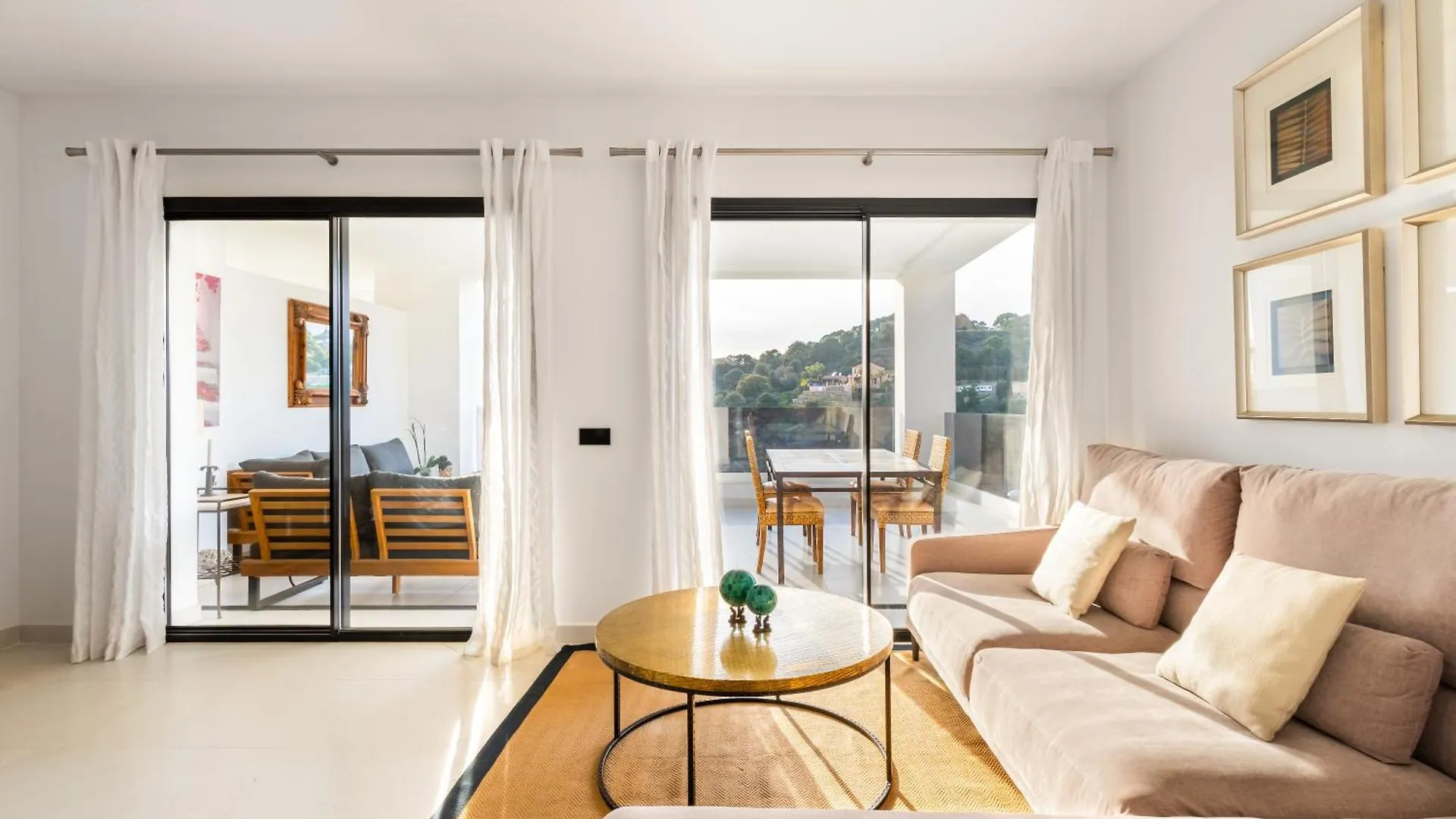 Luxury 2 Bedroom Apartment Estepona